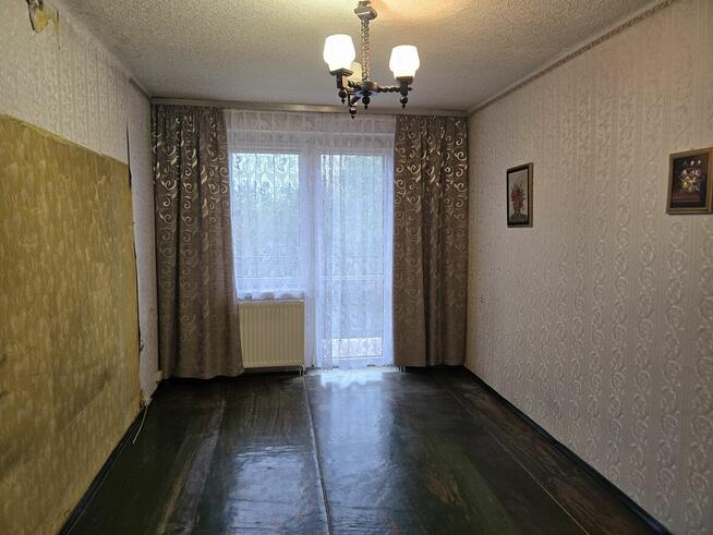 2 pokoje z balkonem w bloku w Grodźcu