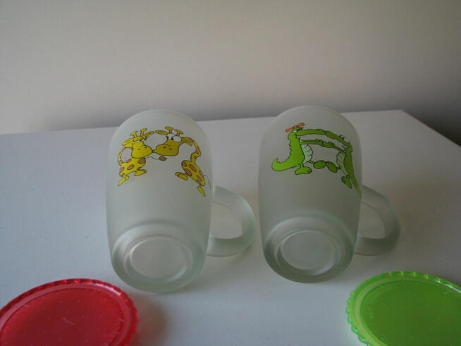 Zakochane szklanki, kubki ze szronionego szkła z pokrywką