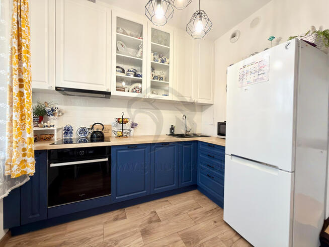 Ciepłym wiatrem promiennie pisane