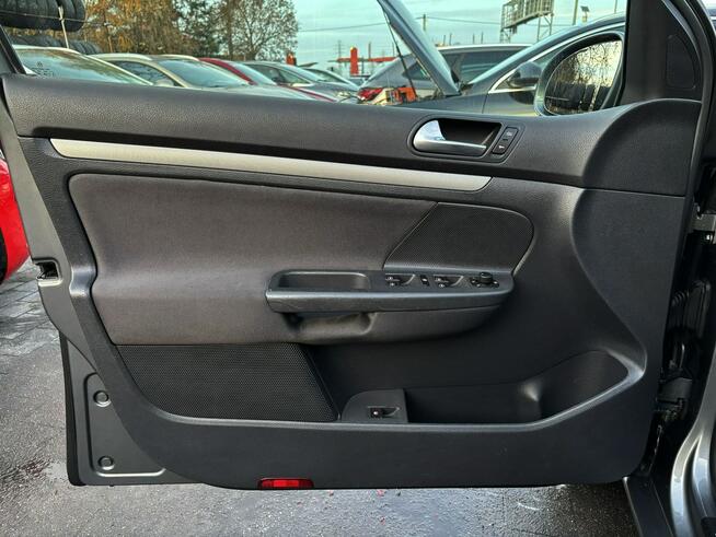 GOLF 1.6 102KM 5 drzwi KLIMA czujniki SERWIS bezwypadkowy 2006