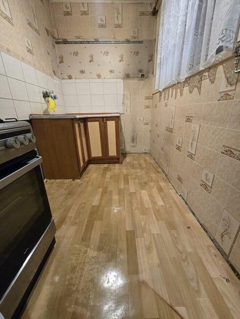 2 pokoje z balkonem w bloku w Grodźcu