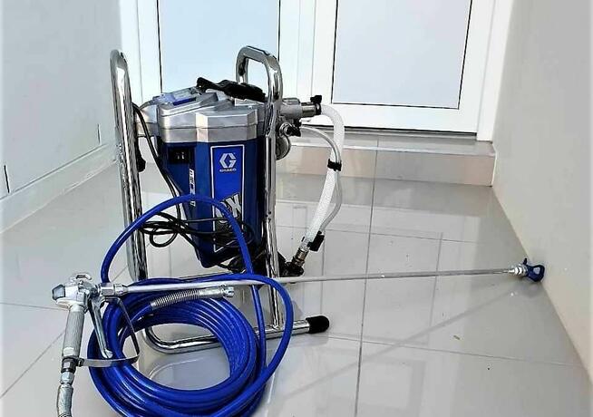 Malowanie natryskowe wnętrz / szpachlowanie