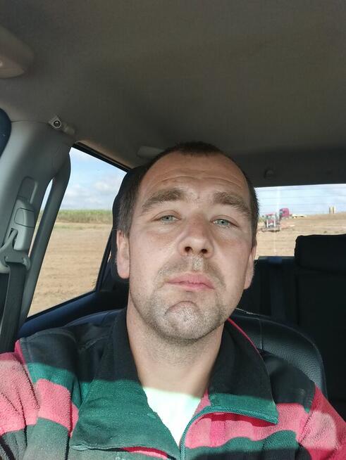 Szczery i spokojny chłopak szuka partnerki do stałego związk