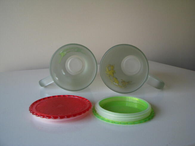 Zakochane szklanki, kubki ze szronionego szkła z pokrywką