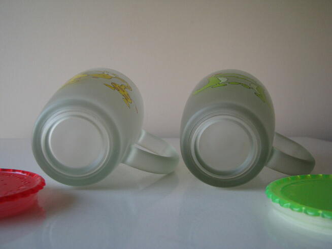 Zakochane szklanki, kubki ze szronionego szkła z pokrywką