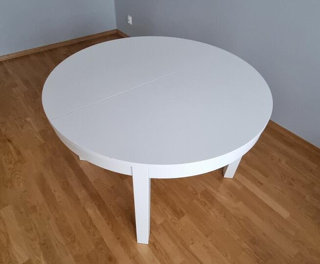 Biały okrągły stół IKEA BJURSTA 115cm rozkładany do 166cm