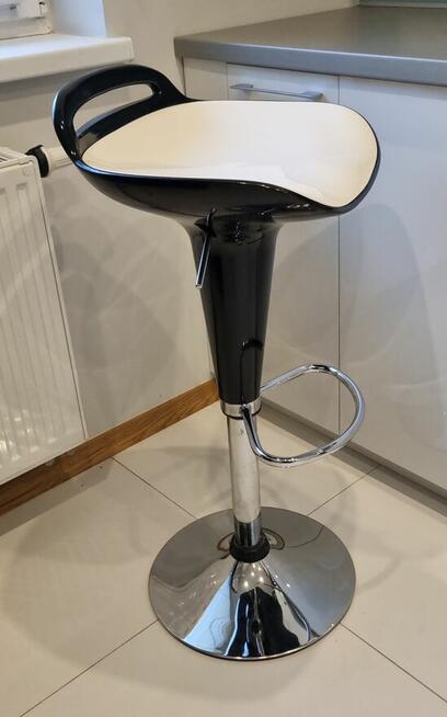 Obrotowe krzesło barowe stołek hoker LORD biało-czarny