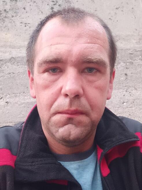 Szczery i spokojny chłopak szuka partnerki do stałego związk