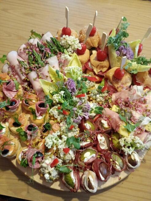 WYNAJEM NAMIOTÓW IMPREZOWYCH STOŁY KRZESŁA CATERING