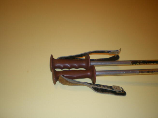 Sprzedam kijki narciarskie 125 cm., używane, stan dobry.