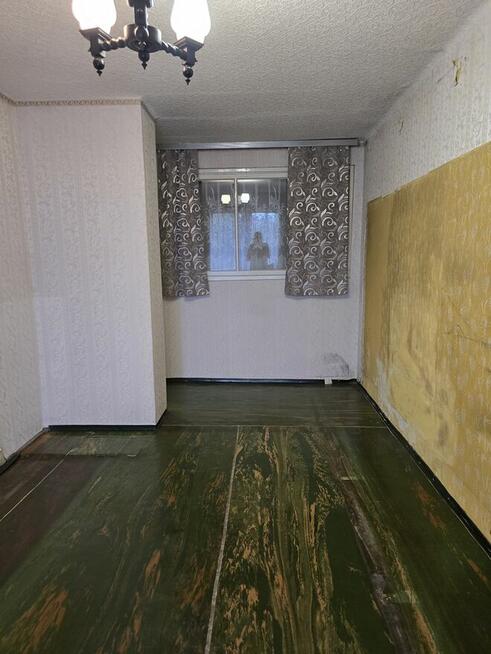 2 pokoje z balkonem w bloku w Grodźcu