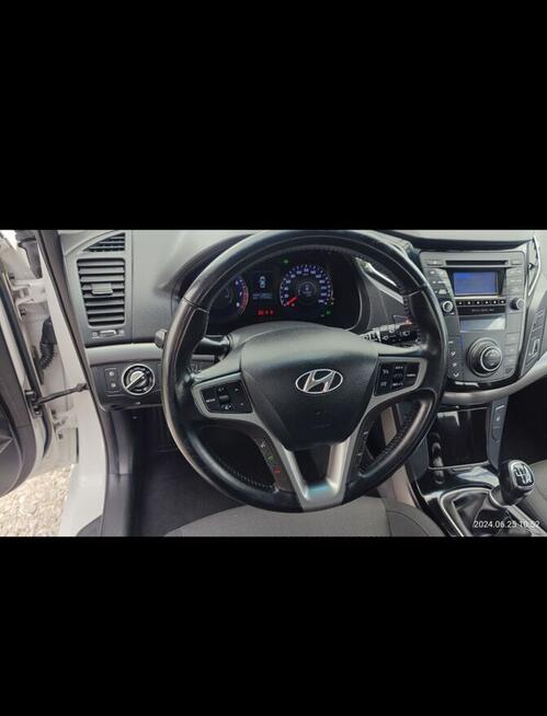 Hyundai i40 kombi 1.6 benzyna garażowany