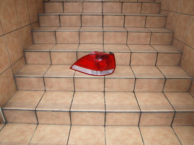 VW Golf 6 Kombi lampa lewa tył 2008 - 2013r (europa)