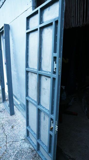 Drzwi metalowe z framugą do domu, piwnicy, garażu