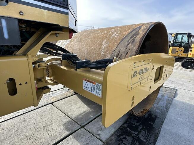 WALEC DROGOWY MARKI CATERPILLAR CS-563E