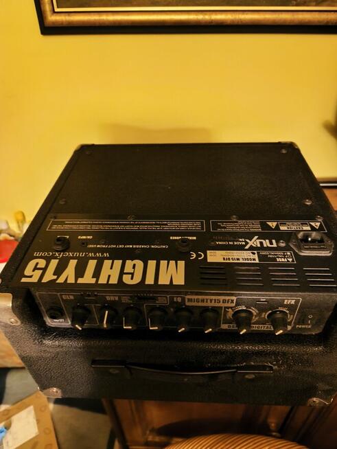 Sprzedam elektryczną gitarę CORT CR100 ze wzmacniaczem