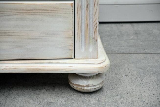 witryna z drewna sosnowego - jak nowa