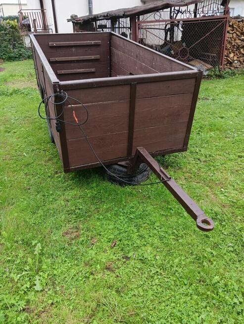 Przyczepa dwukołowa do ciągnika