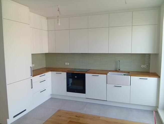 Meble na wymiar. Montaż, składanie, skręcanie mebli z paczek