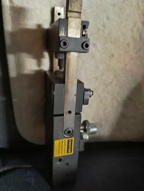 Podajnik pneumatyczny do taśm stalowych Rapid