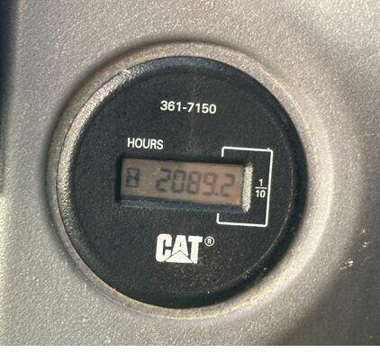 WALEC DROGOWY MARKI CATERPILLAR CS-563E