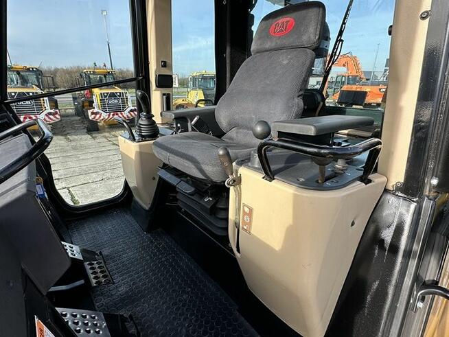 ŁADOWARKA GĄSIENICOWA MARKI CATERPILLAR 973C