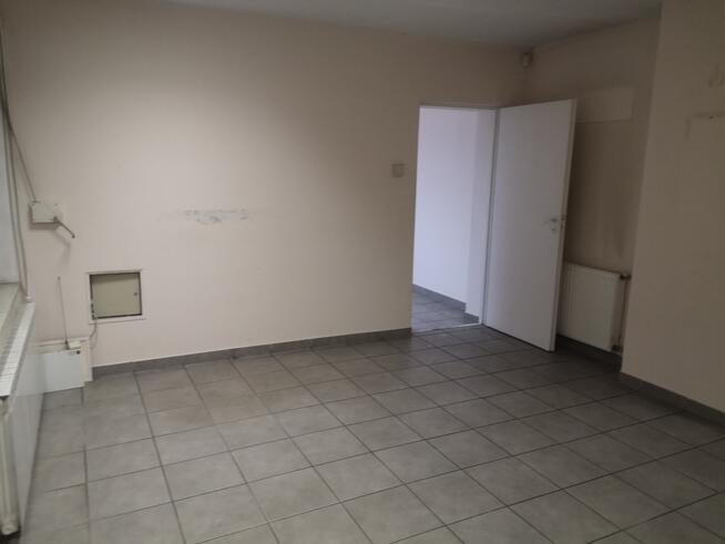 Budynek biurowo magazynowy