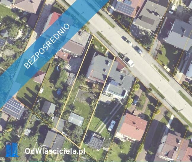 Duży dom na zadbanej działce.