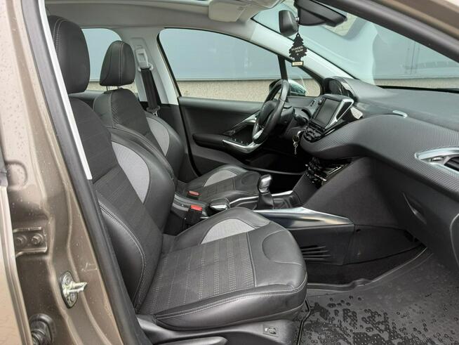 Peugeot 2008 1.2 VTi 82KM Allure Panorama Nawigacja Bluetooth Climatronic Alufelgi