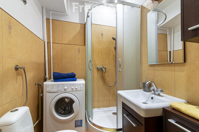 Na sprzedaż, słoneczne 2 pokojowe mieszkanie.