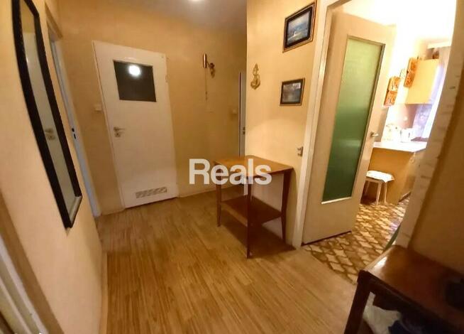 3 pokojowe z balkonem i widną kuchnią, Metro