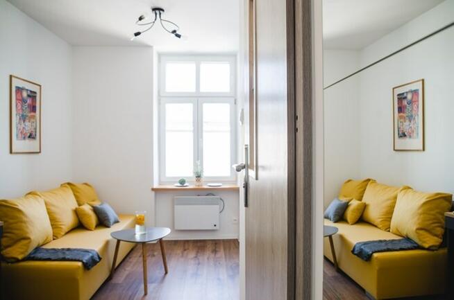 Słoneczne studio z dużymi oknami - Płocka 10