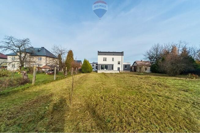 Dom po generalnej modernizacji, duża działka