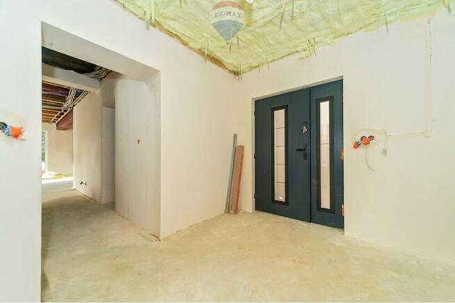 Dom po generalnej modernizacji, duża działka