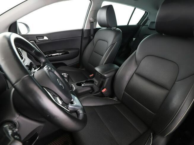 Kia Sportage Niski przebieg Serwis ASO Navi Kamera cofania Klimatyzacja Podgrzewane