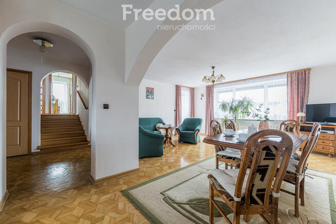 Przestronny dom z dużą działką pod Warszawą