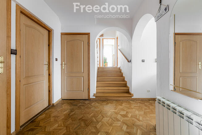 Przestronny dom z dużą działką pod Warszawą