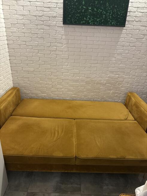 Kanapa sofa musztardowa welurowa puszman tivoli