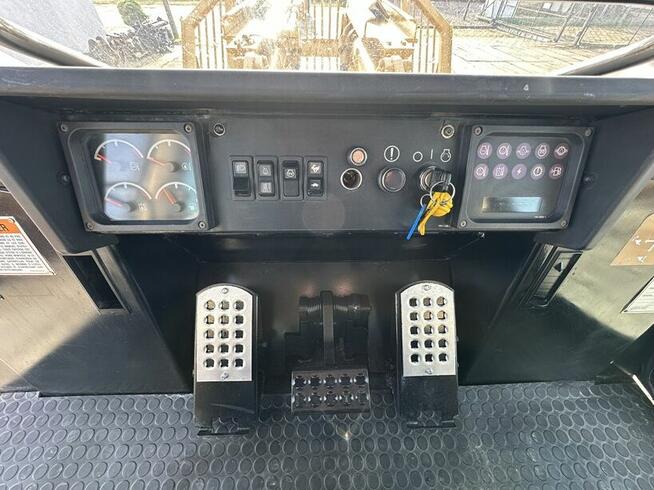 ŁADOWARKA GĄSIENICOWA MARKI CATERPILLAR 973C