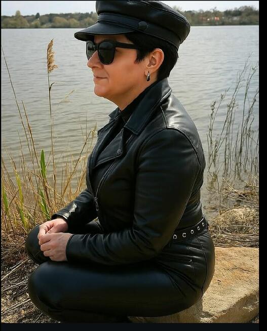 Starsza pozna młodszego