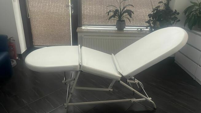 Sprzedam używany mobilny składany fotel kosmetyczny