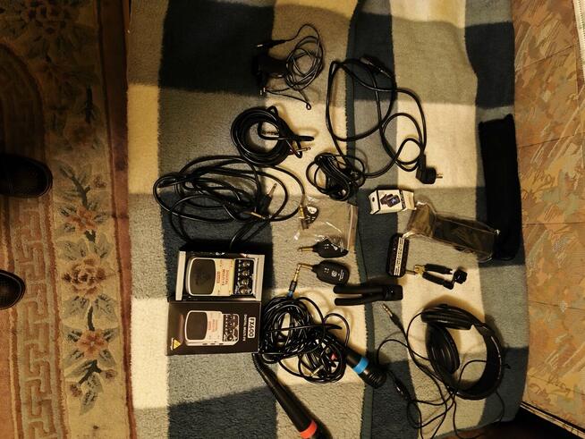 Sprzedam elektryczną gitarę CORT CR100 ze wzmacniaczem