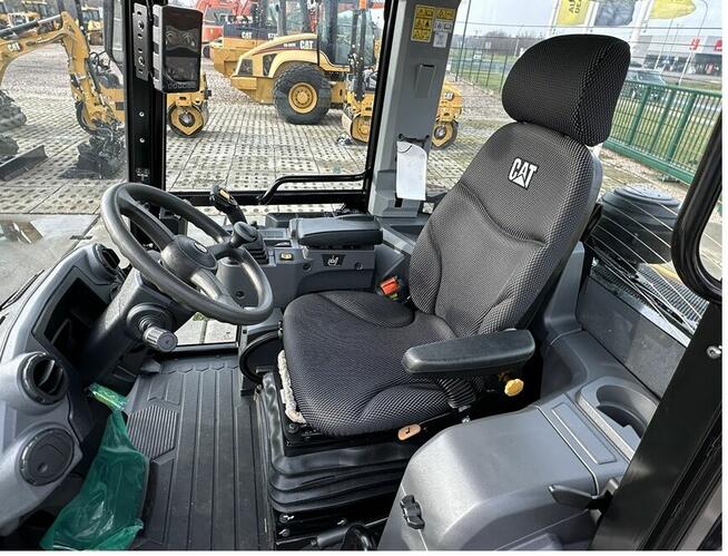 ŁADOWARKA KOŁOWA CATERPILLAR 906