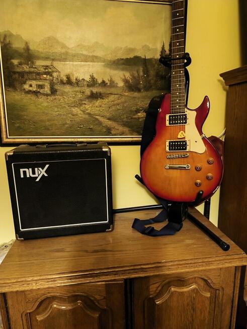 Sprzedam elektryczną gitarę CORT CR100 ze wzmacniaczem