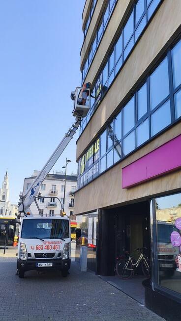 Podnośnik koszowy, zwyżka, reklamy, dekoracje, przycinka