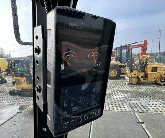 ŁADOWARKA KOŁOWA CATERPILLAR 906