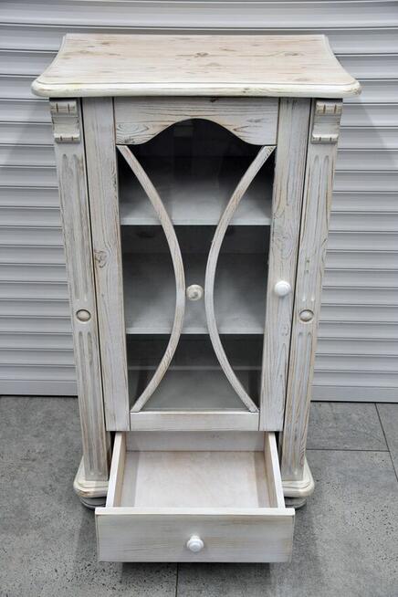 witryna z drewna sosnowego - jak nowa