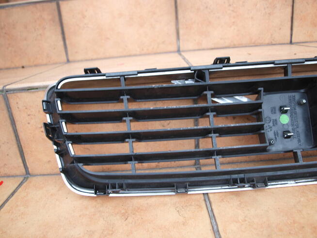 Volvo C30 grill chrom atrapa przód 2006 - 2009r