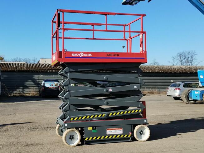 Długoterminowy wynajem podnośników, zwyżek, podestów