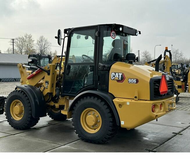 ŁADOWARKA KOŁOWA CATERPILLAR 906
